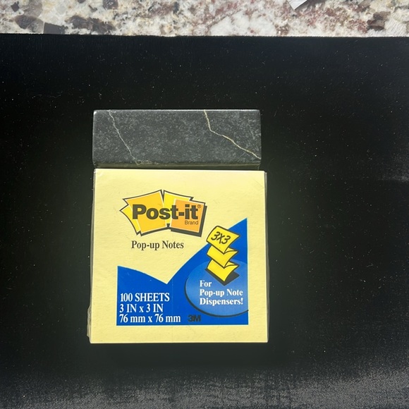 New black marble note holder with post it notes - Picture 4 of 8